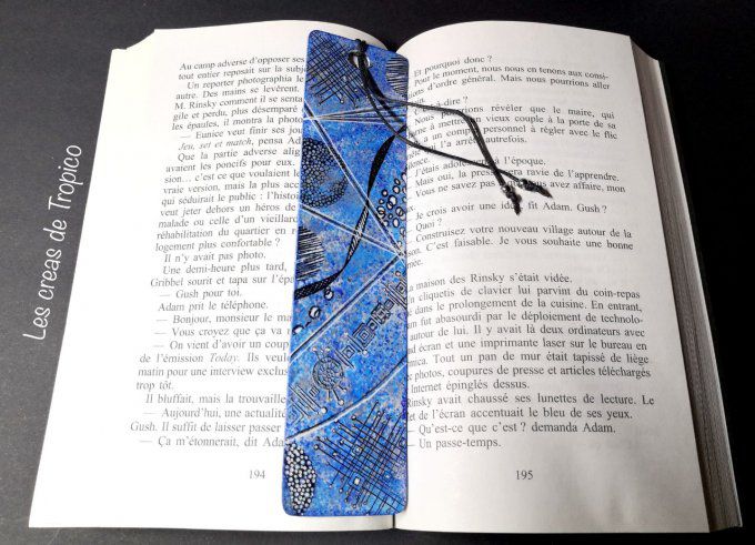 MARQUE PAGES FIMO BLEU