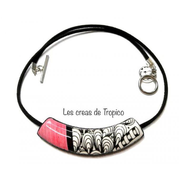 COLLIER  MINI TORQUE NOIR ET BLANC MOTIF