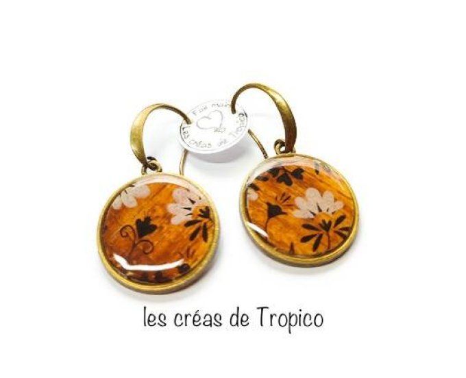 BOUCLES D'OREILLES  BOIS  CABOCHON FLEUR 