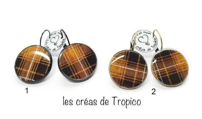 BOUCLES D'OREILLES  BOIS  CABOCHON ECOSSAIS