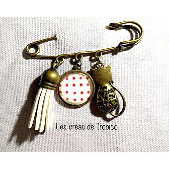 BROCHE CHAT POIS