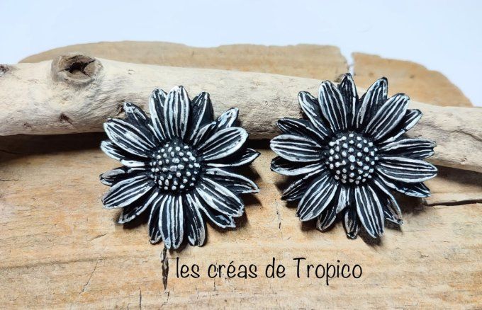 BROCHE FIMO MARGUERITE NOIR