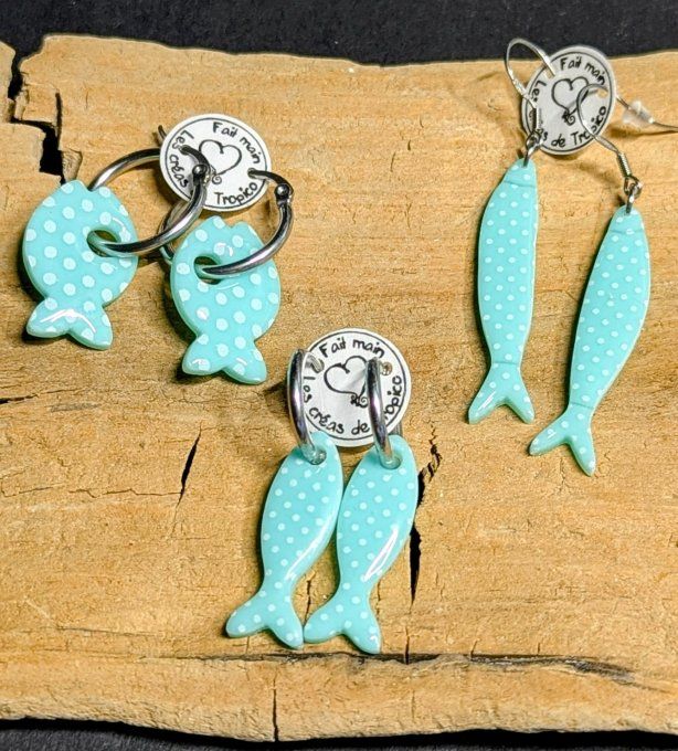 Trois paires de boucles d'oreilles artisanales en argile polymère vert menthe à pois blancs, formes