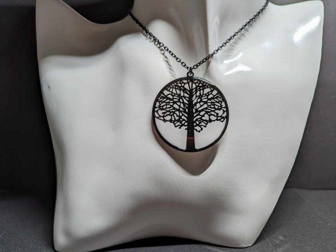 COLLIER PENDENTIF FIMO ESTAMPE ARBRE DE VIE BLANC