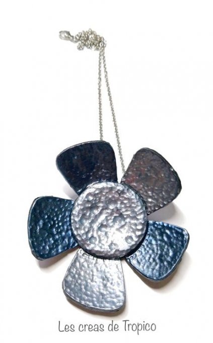 COLLIER  FLEUR MARTELEE