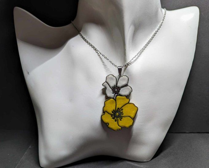 COLLIER  FLEUR MUTI COULEUR