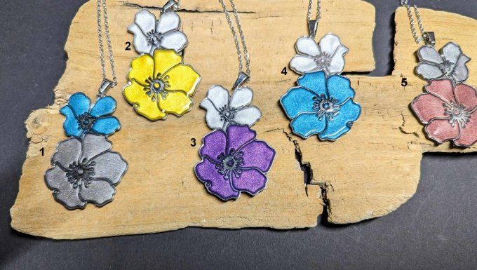 COLLIER  FLEUR MUTI COULEUR