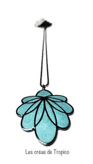 COLLIER PENDENTIF FIMO ESTAMPE FLEUR