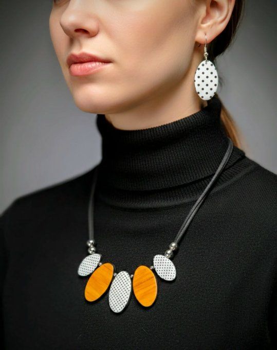 Collier pois années 50 boisé