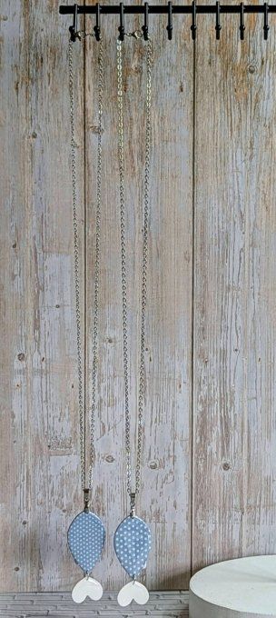 Collier sautoir avec pendentif sardine gris à pois blancs en argile polymère, chaîne fine en acier i