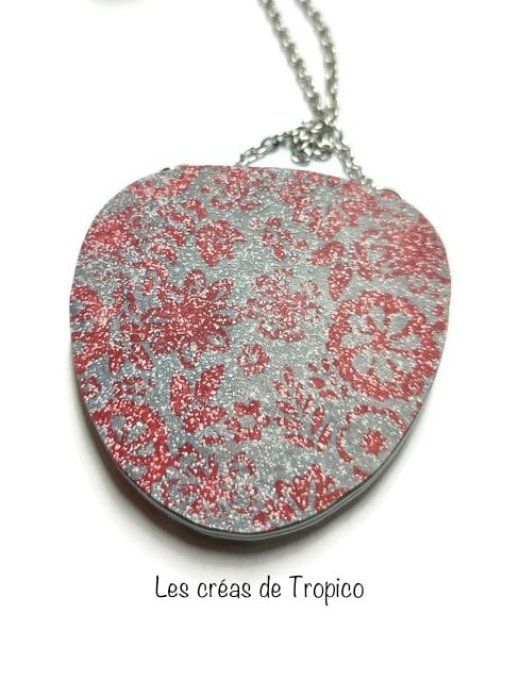 COLLIER  FIMO FEUILLE ROUGE