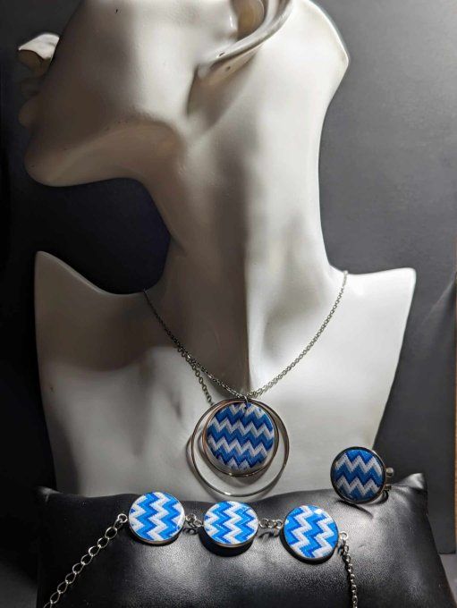 COLLIER FIMO PENDENTIF ZEBRURE BLEU