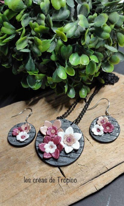 BOUCLES D'OREILLES BOIS FLEUR ROSE