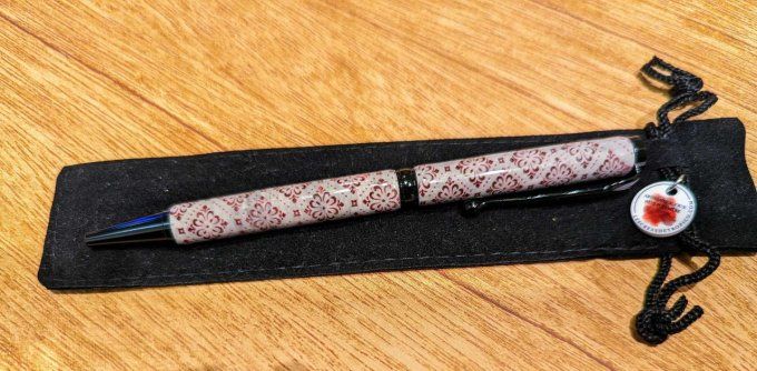 STYLO BILLE  BOIS GEOMETRIE ROUGE