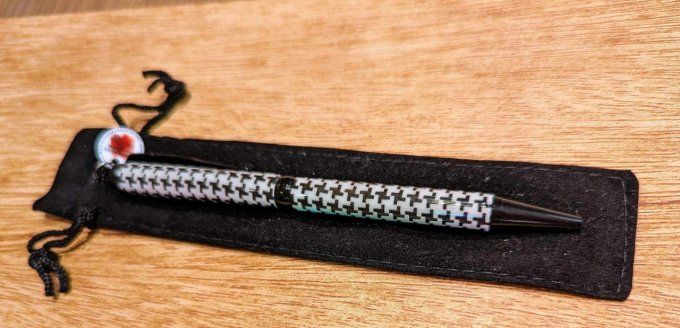 STYLO BILLE  GEOMETRIE NOIR
